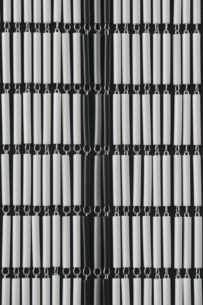 Vliegengordijn Banen - Wit/Zwart/Zilver - 100 X 232cm - Sun-Arts 2 Vliegengordijn Banen - Wit/Zwart/Zilver - 100 X 232cm - Sun-Arts - Afbeelding 2